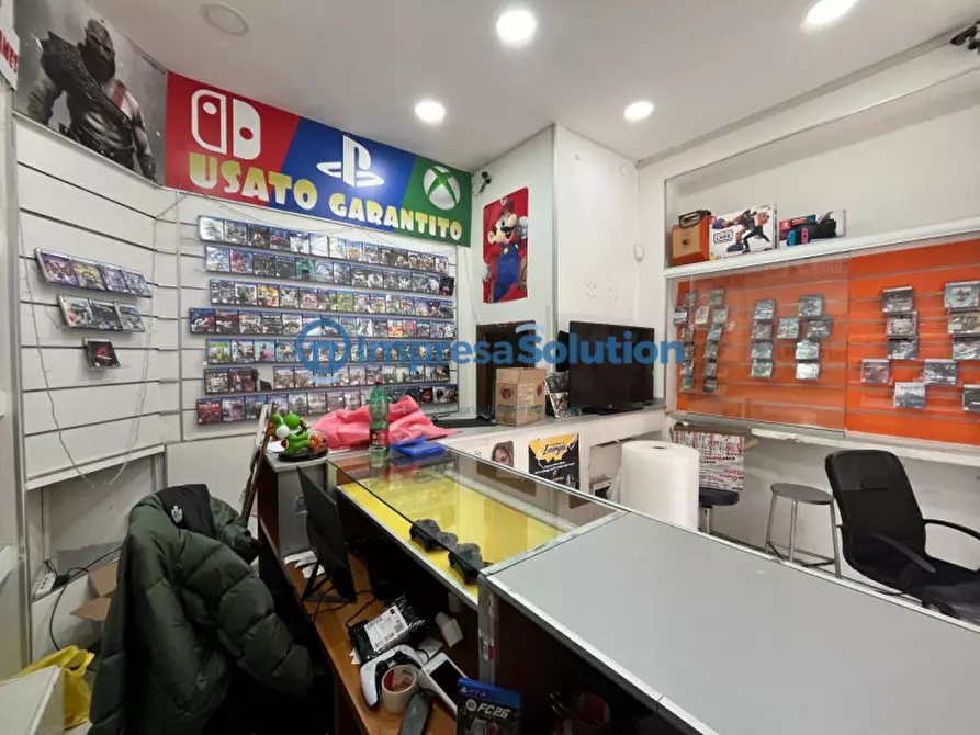 Immagine 10 di Negozio in affitto  in Via Silvio Spaventa a Napoli