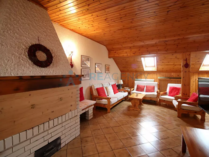 Immagine 1 di Appartamento in vendita  in Viale dei Finanzieri 19 a Tonezza Del Cimone