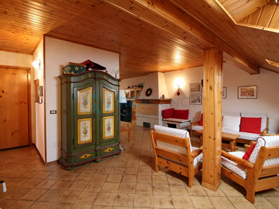 Immagine 10 di Appartamento in vendita  in Viale dei Finanzieri 19 a Tonezza Del Cimone