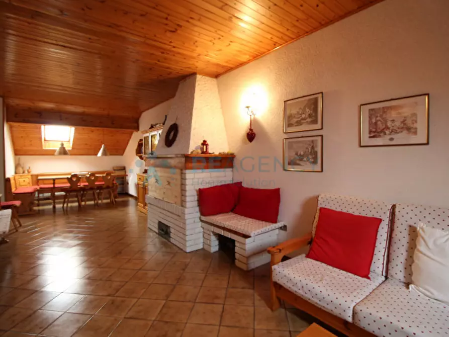 Immagine 11 di Appartamento in vendita  in Viale dei Finanzieri 19 a Tonezza Del Cimone