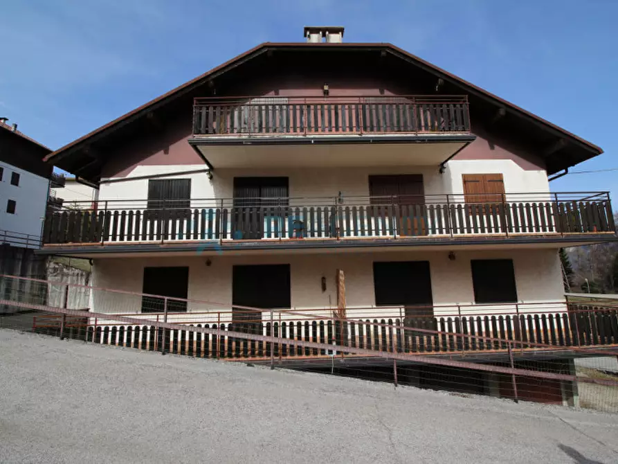 Immagine 25 di Appartamento in vendita  in Viale dei Finanzieri 19 a Tonezza Del Cimone