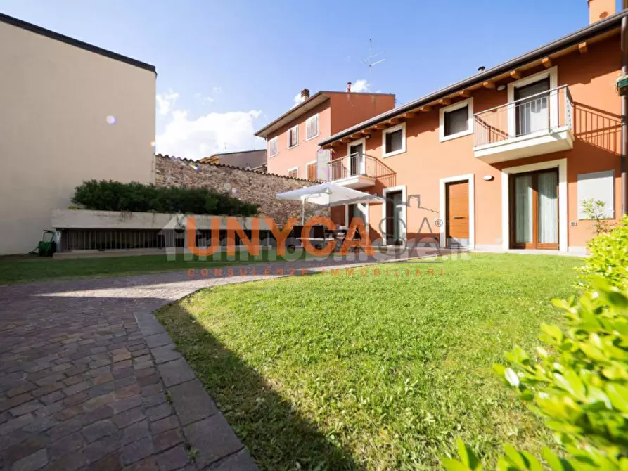 Immagine 1 di Villetta a schiera in affitto  in Via Antonio Salieri a Verona