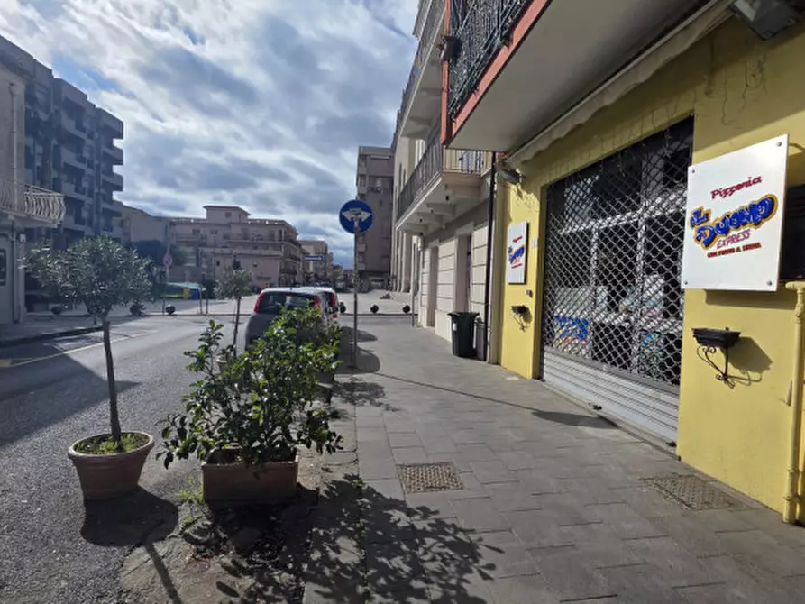 Immagine 5 di Attività commerciale in vendita  in Via Antonino Cumbo Borgia,67 a Milazzo