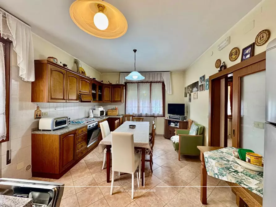 Immagine 4 di Appartamento in vendita  in via Leopardi 29 a Eraclea