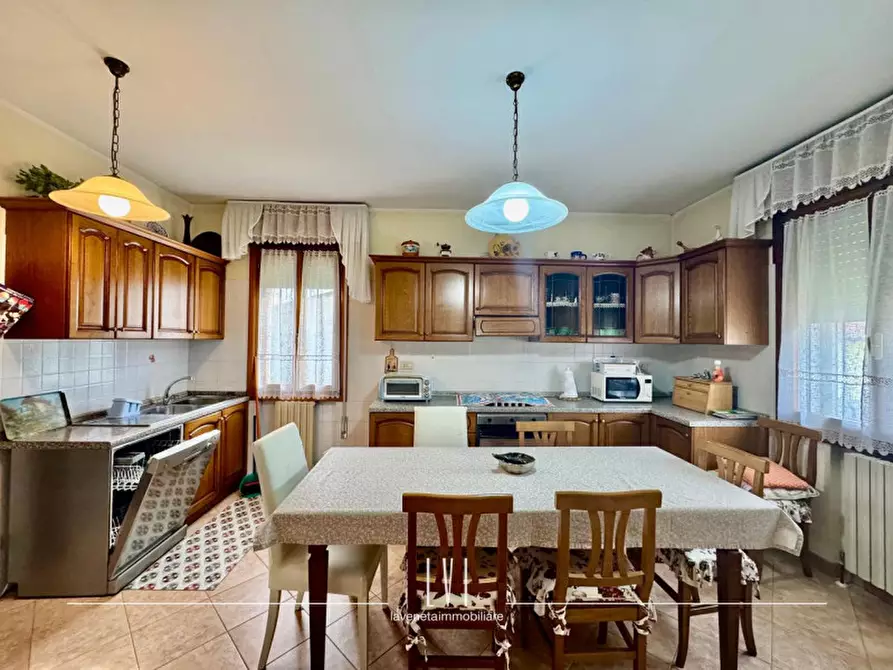 Immagine 5 di Appartamento in vendita  in via Leopardi 29 a Eraclea