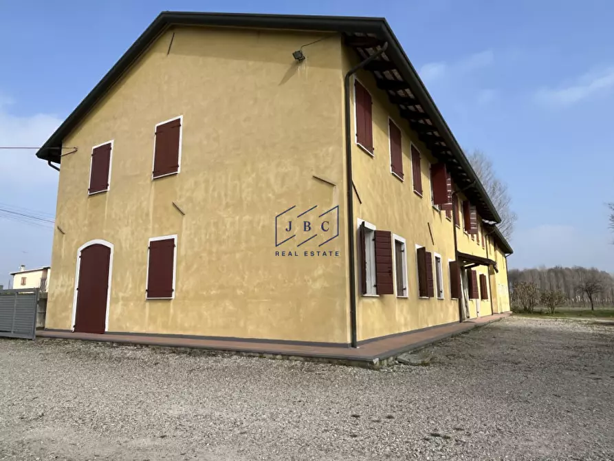 Immagine 4 di Rustico / casale in vendita  in via montegrappa a San Biagio Di Callalta