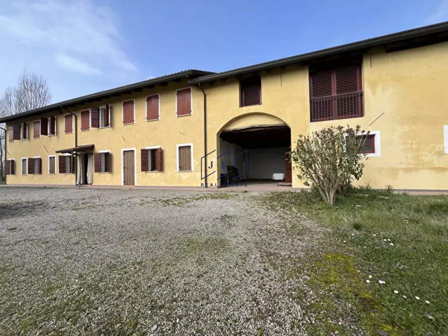 Immagine 5 di Rustico / casale in vendita  in via montegrappa a San Biagio Di Callalta