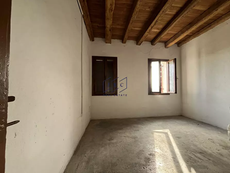 Immagine 9 di Rustico / casale in vendita  in via montegrappa a San Biagio Di Callalta