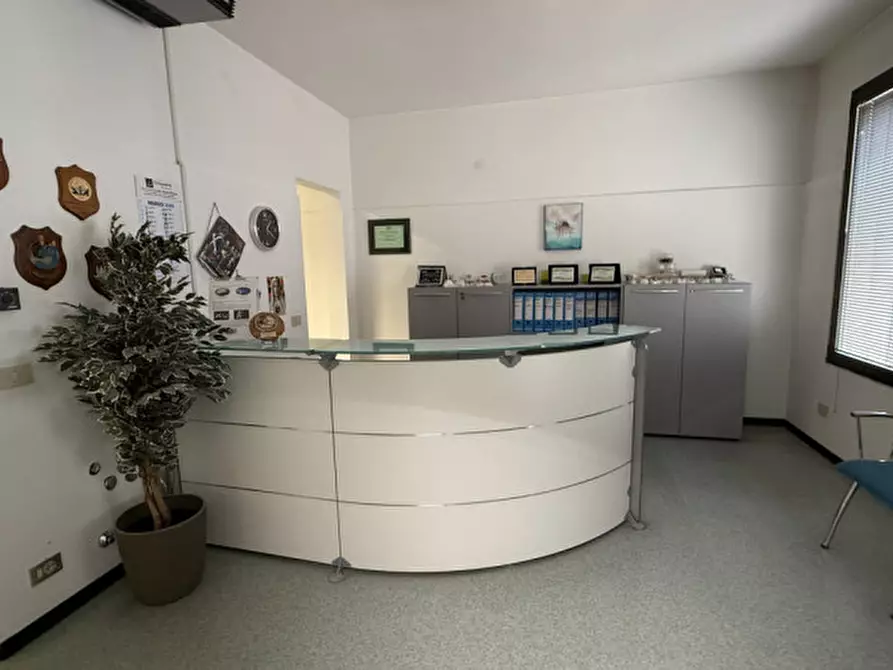 Immagine 1 di Ufficio in affitto  in viale dell'arcella a Padova