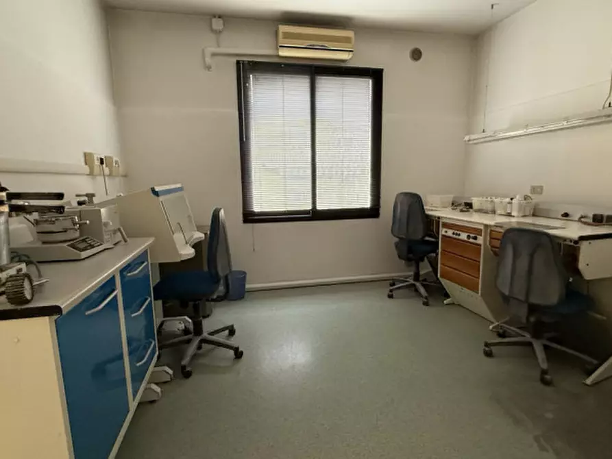 Immagine 13 di Ufficio in affitto  in viale dell'arcella a Padova