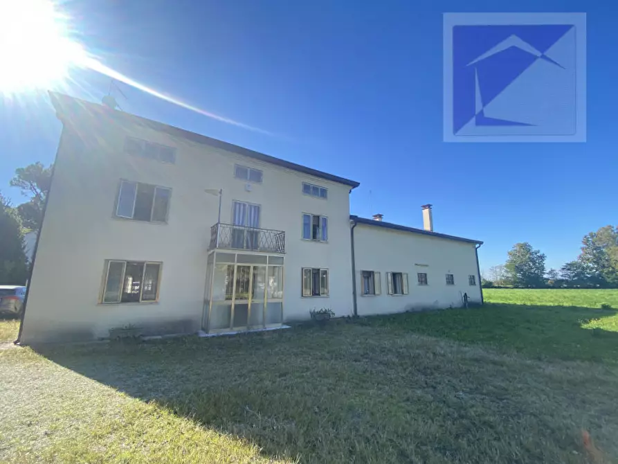 Immagine 2 di Villa in vendita  a Santa Giustina In Colle