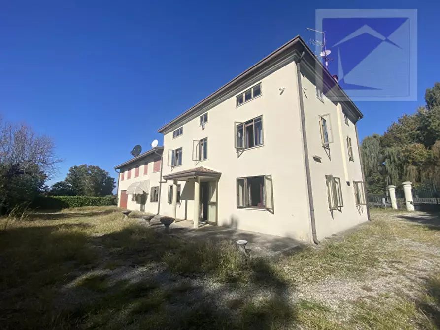 Immagine 2 di Villa in vendita  a Santa Giustina In Colle