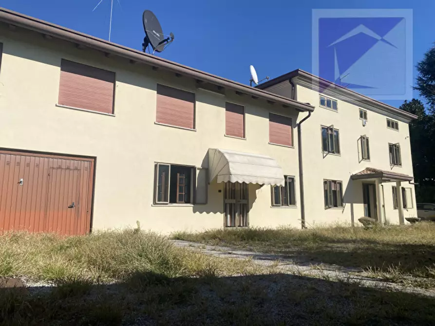 Immagine 3 di Villa in vendita  a Santa Giustina In Colle