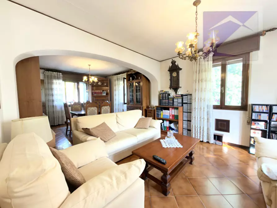 Immagine 7 di Villa in vendita  a Santa Giustina In Colle