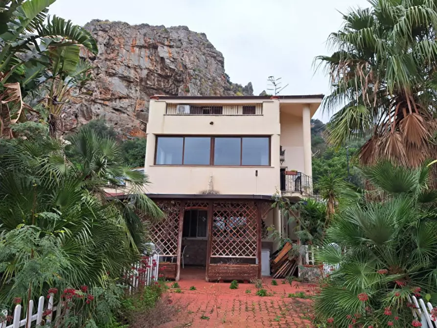 Immagine 3 di Villa in vendita  in Via donatello, 90040 Capaci PA, Italia a Capaci