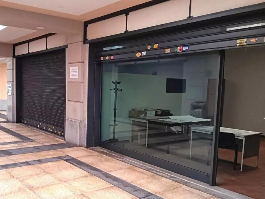 Immagine 1 di Negozio in vendita  in Via Napoleone Leumann, 1p, 10098 Rivoli TO, Italia a Rivoli