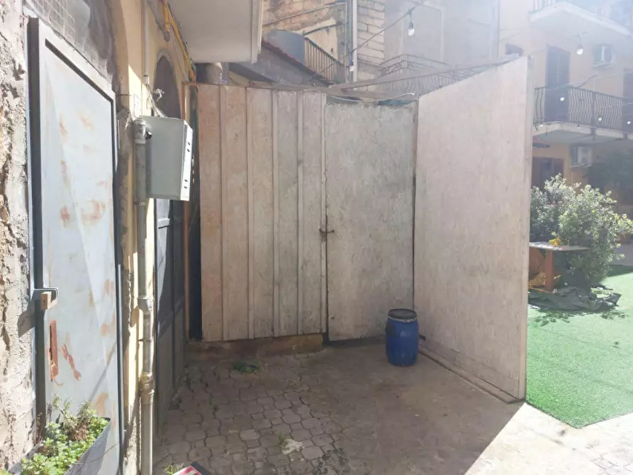 Immagine 3 di Palazzo in vendita  in Vico Ficicchia, 93012 Gela CL, Italia a Gela