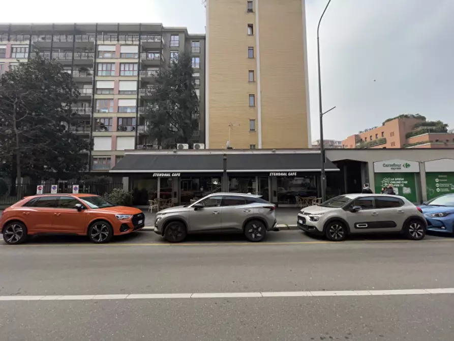 Immagine 2 di Attività commerciale in vendita  in Via Enrico Stendhal 19 a Milano
