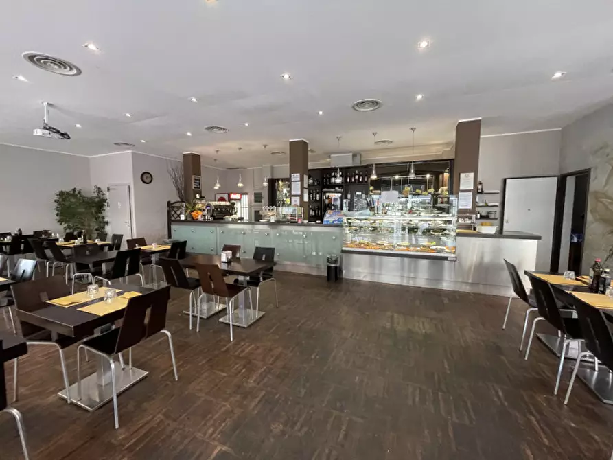 Immagine 6 di Attività commerciale in vendita  in Via Enrico Stendhal 19 a Milano