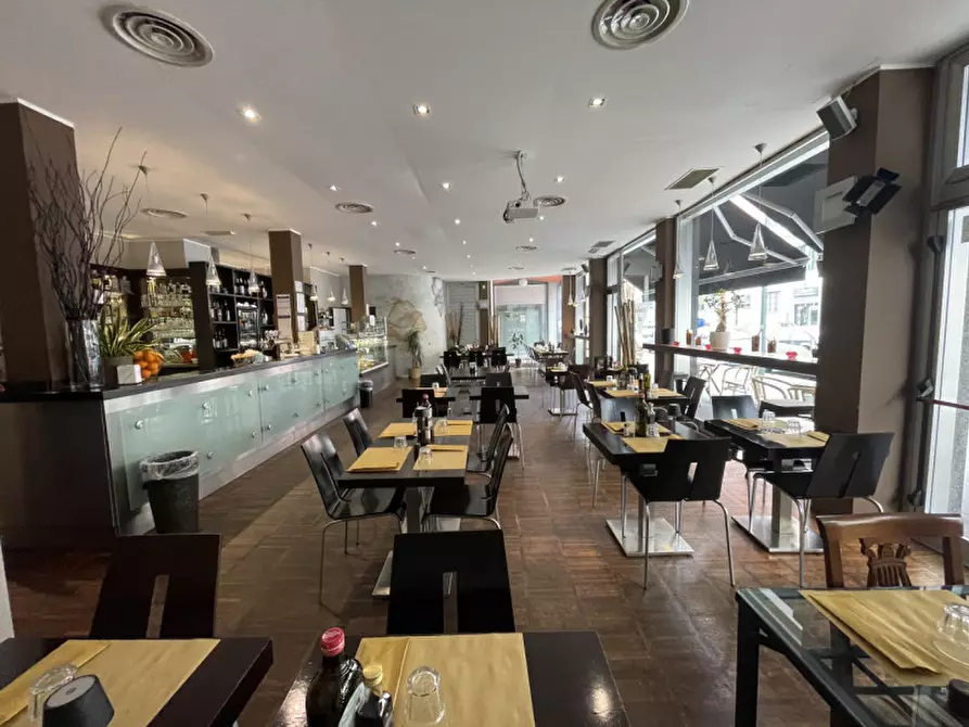 Immagine 12 di Attività commerciale in vendita  in Via Enrico Stendhal 19 a Milano