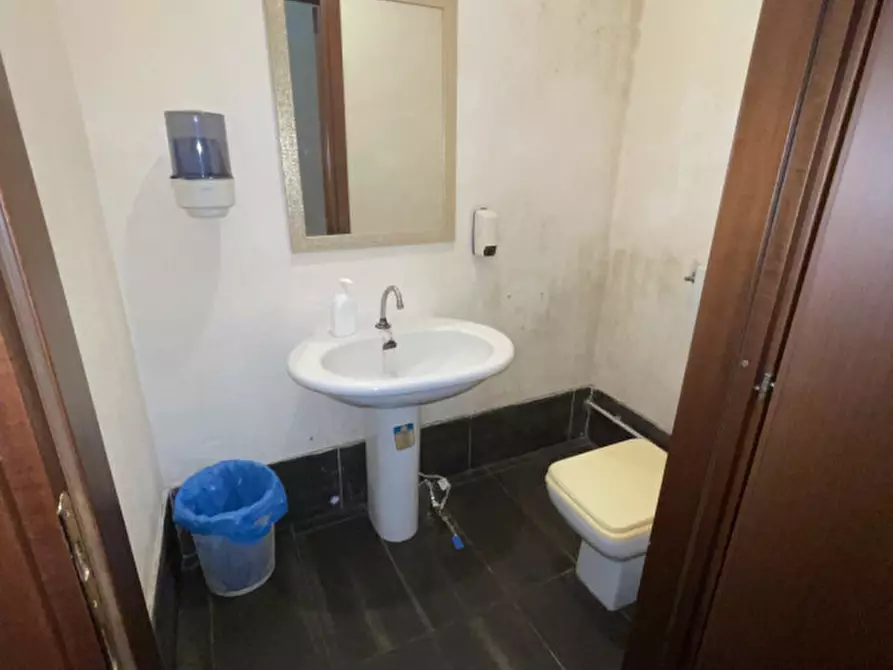 Immagine 31 di Attività commerciale in vendita  in Via Enrico Stendhal 19 a Milano