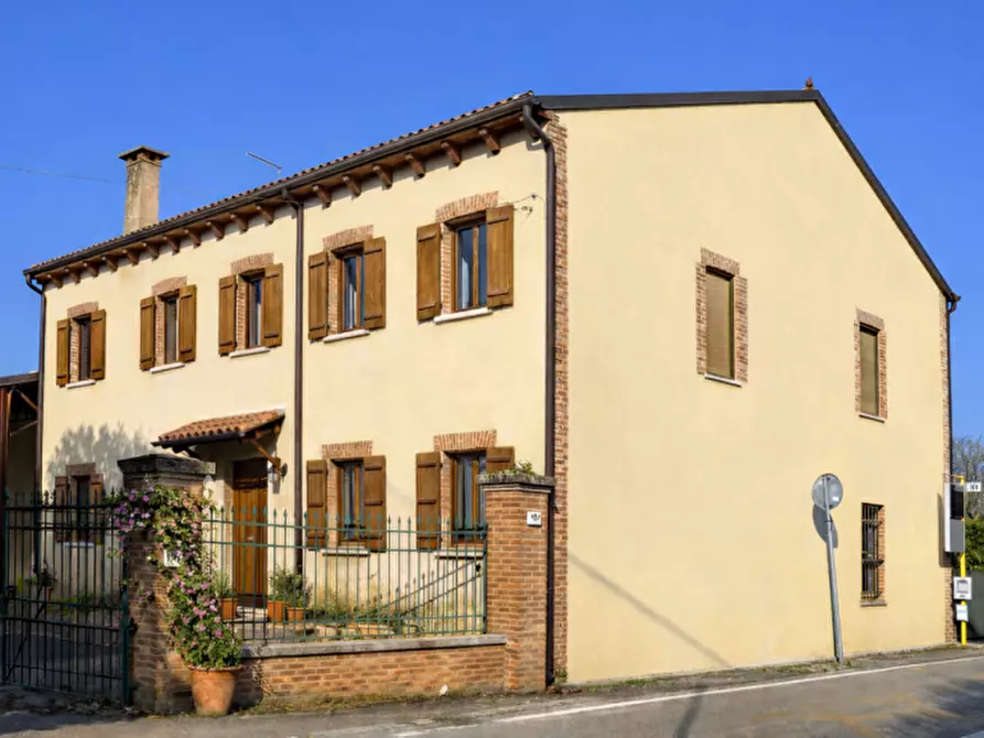 Immagine 1 di Rustico / casale in vendita  in Strada Sant'Antonino a Vicenza
