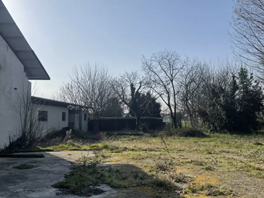 Immagine 8 di Rustico / casale in vendita  in Strada Sant'Antonino a Vicenza