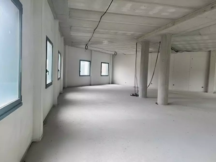 Immagine 2 di Negozio in vendita  in Via Romana Aponense a Padova