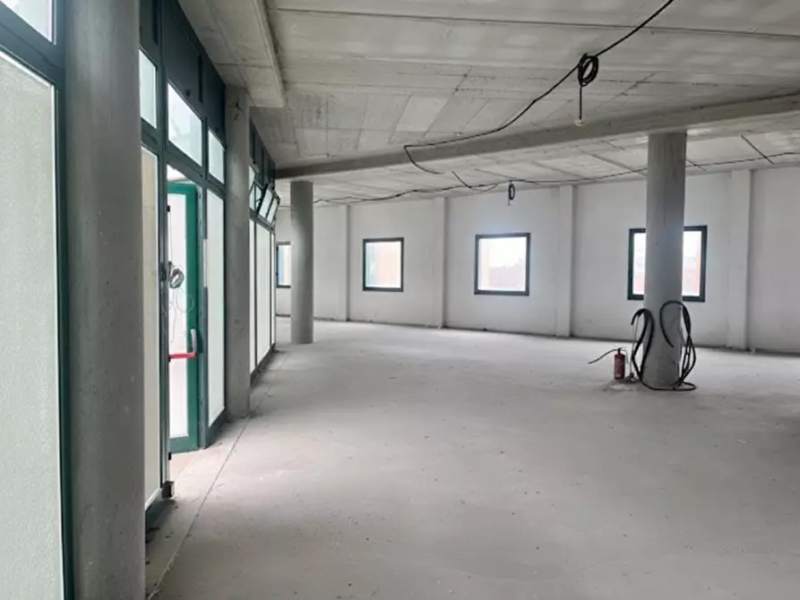 Immagine 3 di Negozio in vendita  in Via Romana Aponense a Padova