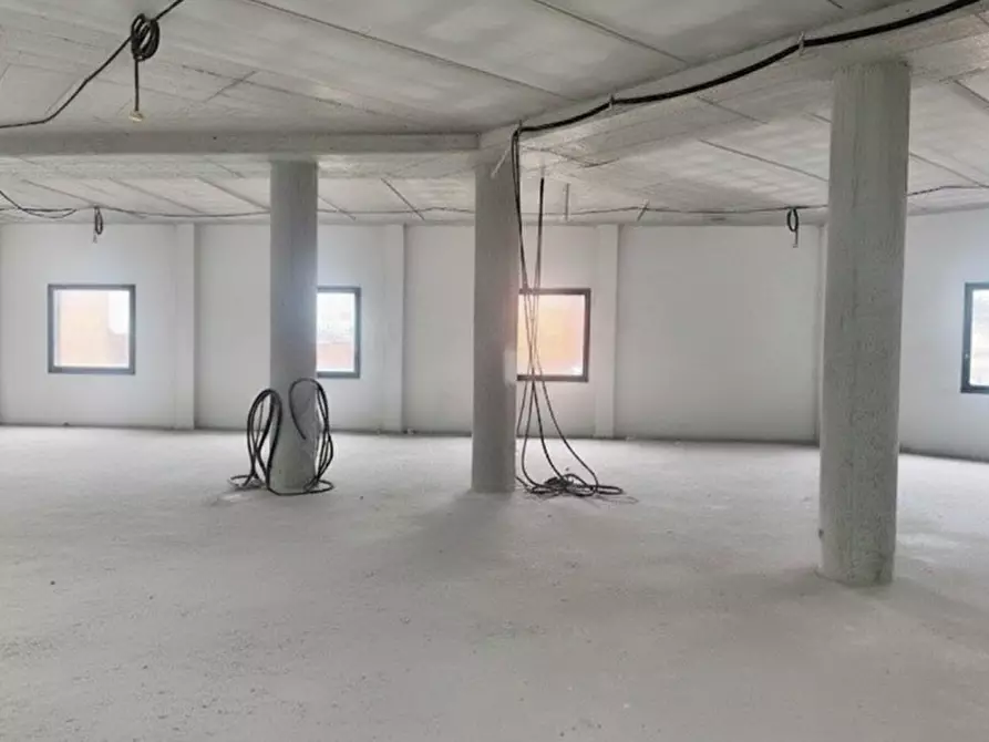 Immagine 6 di Negozio in vendita  in Via Romana Aponense a Padova