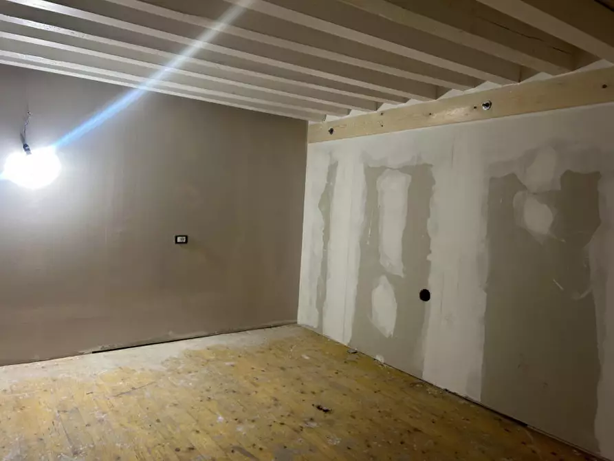 Immagine 8 di Rustico / casale in vendita  in contrada Pazzocco a Roverè Veronese