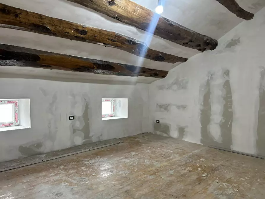 Immagine 10 di Rustico / casale in vendita  in contrada Pazzocco a Roverè Veronese