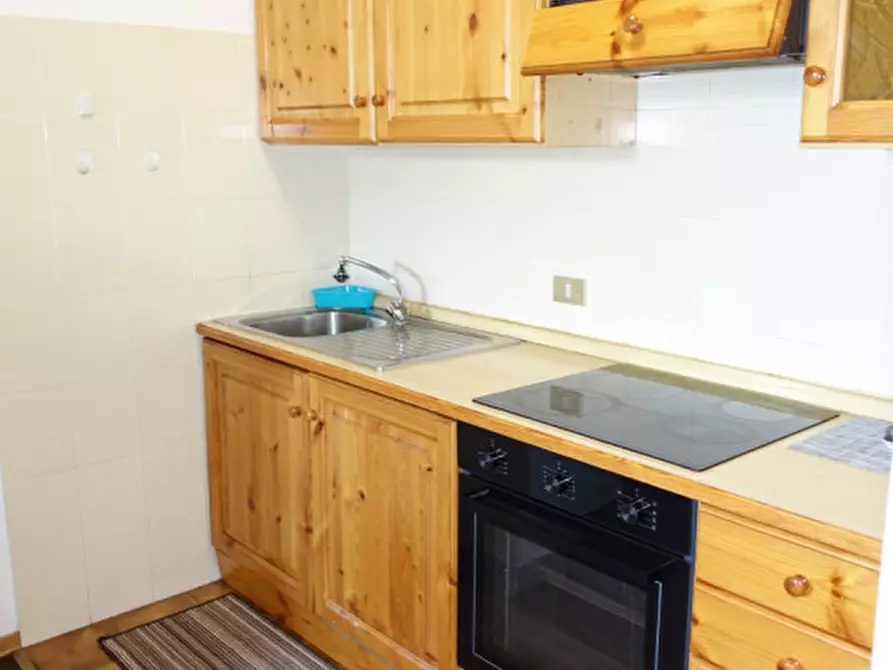 Immagine 6 di Appartamento in vendita  in Malè, via 4 Novembre a Malè