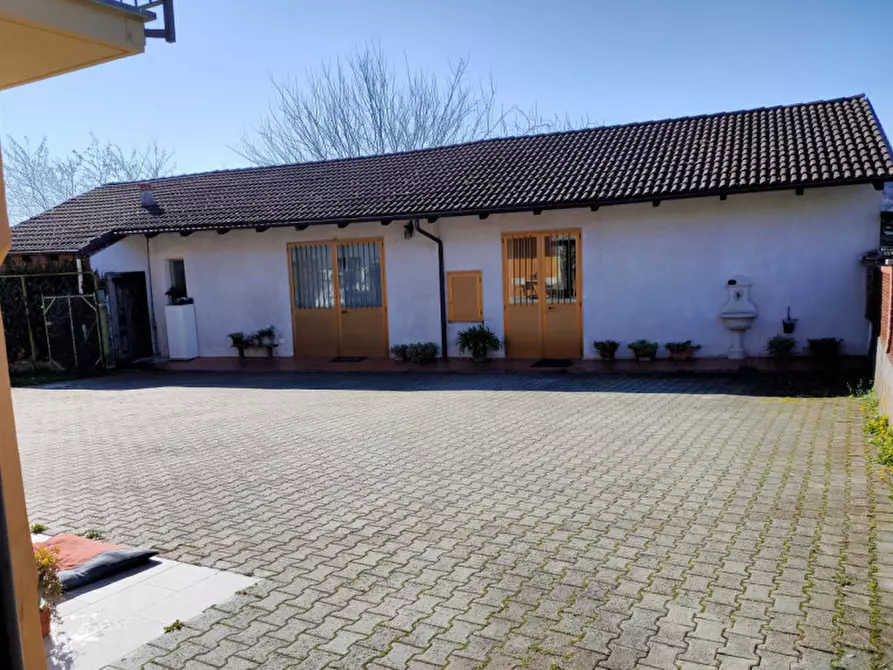 Immagine 11 di Casa indipendente in vendita  in Via Casalino 37 a Camino