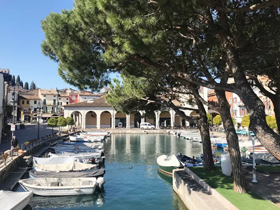 Immagine 36 di Villetta a schiera in vendita  in Via Ettore Andreis a Desenzano Del Garda