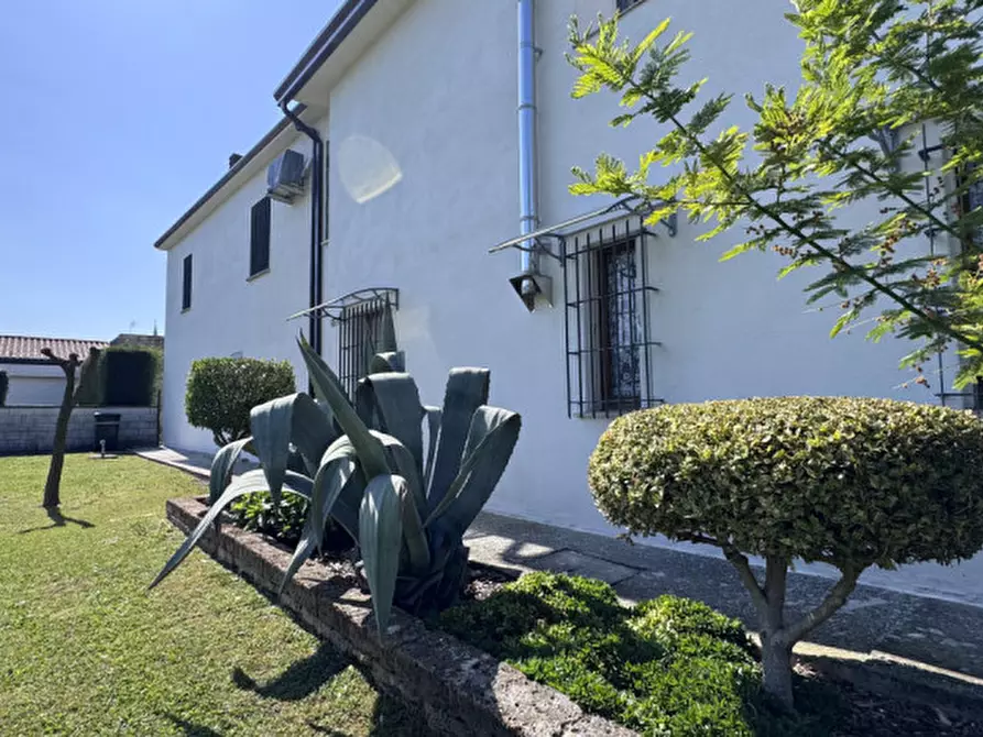 Immagine 4 di Casa indipendente in vendita  a Villa Estense