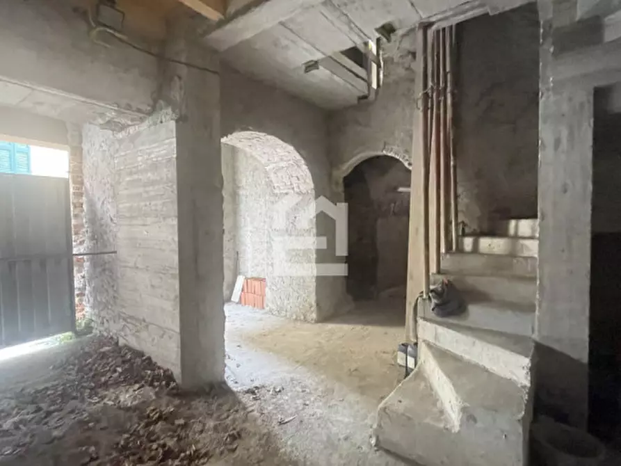 Immagine 7 di Palazzo in vendita  in Via della Libertà a Gargnano