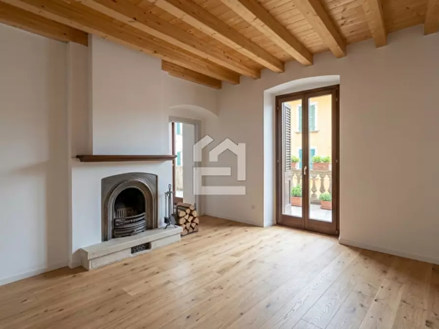Immagine 8 di Palazzo in vendita  in Via della Libertà a Gargnano