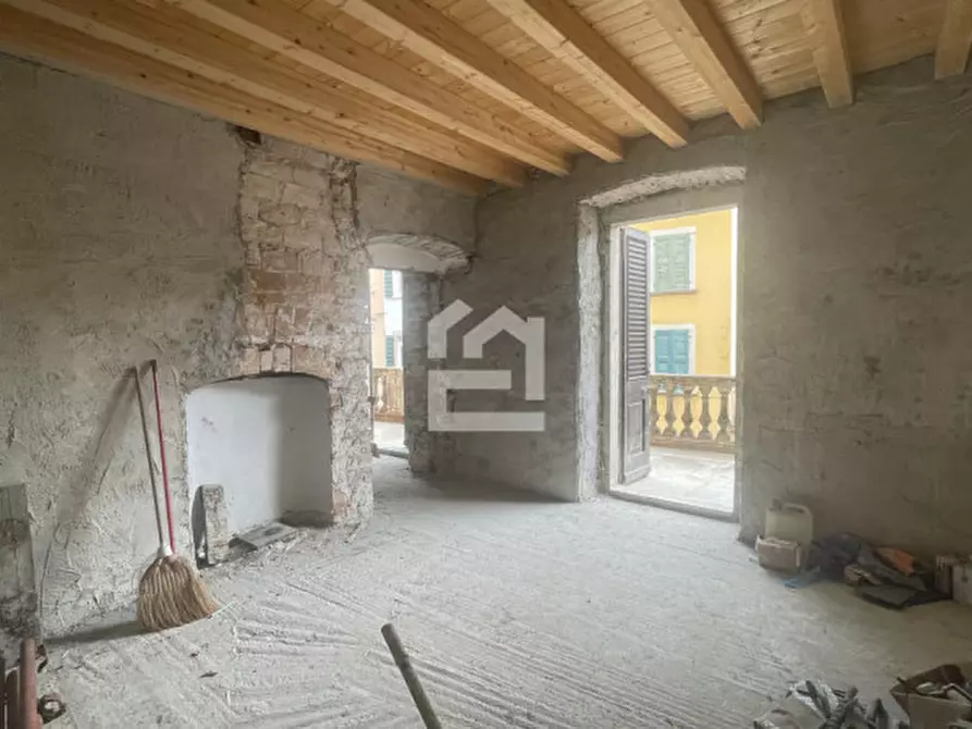 Immagine 9 di Palazzo in vendita  in Via della Libertà a Gargnano