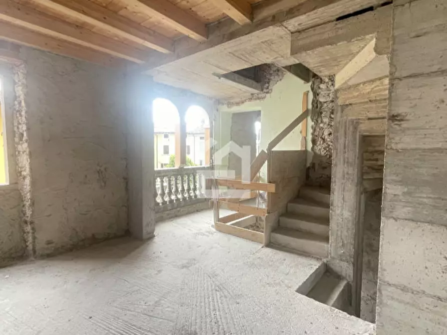 Immagine 11 di Palazzo in vendita  in Via della Libertà a Gargnano