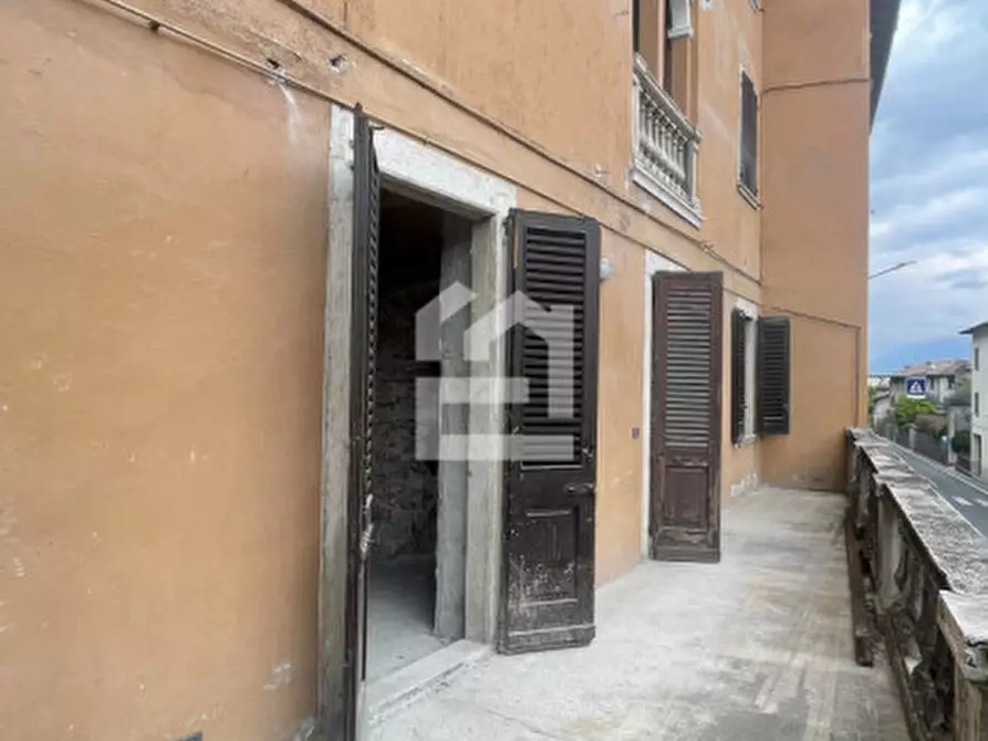 Immagine 13 di Palazzo in vendita  in Via della Libertà a Gargnano