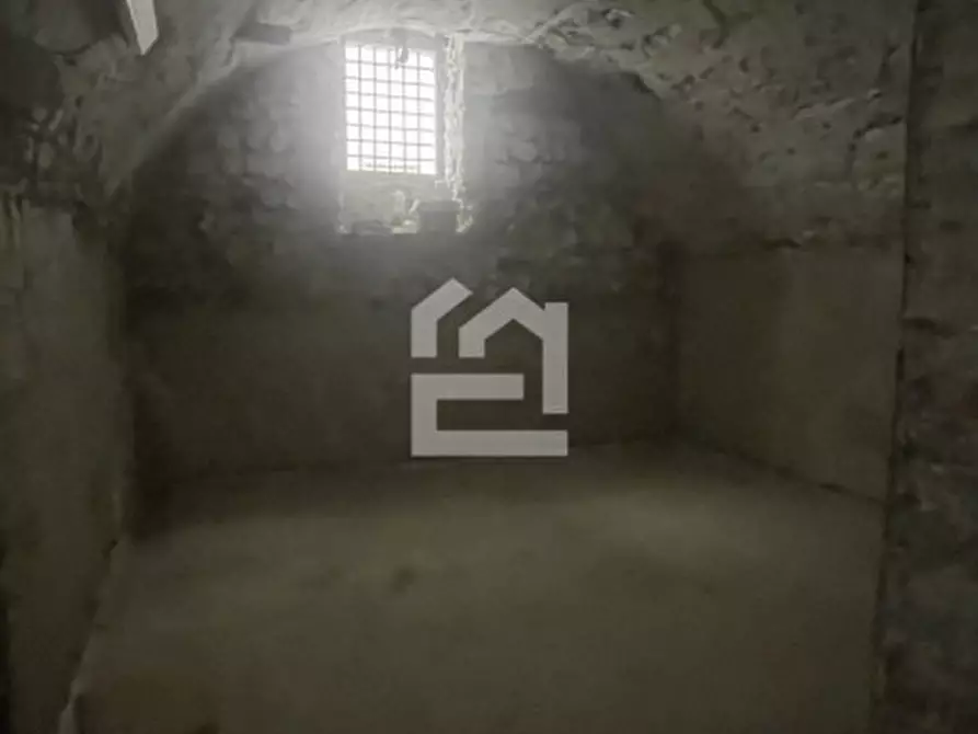 Immagine 19 di Palazzo in vendita  in Via della Libertà a Gargnano