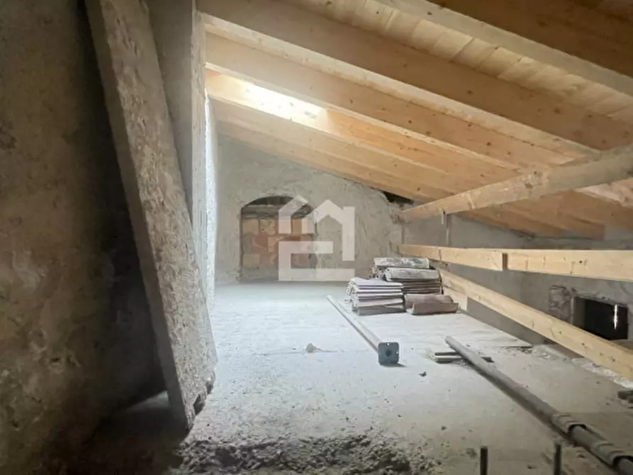 Immagine 21 di Palazzo in vendita  in Via della Libertà a Gargnano