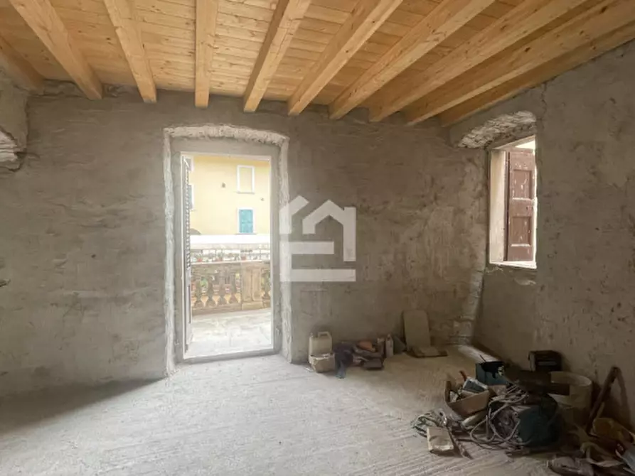 Immagine 23 di Palazzo in vendita  in Via della Libertà a Gargnano