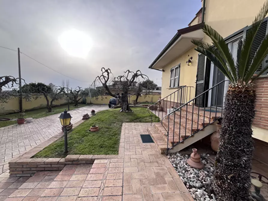 Immagine 3 di Casa indipendente in vendita  in via Colle Oppio a Anzio