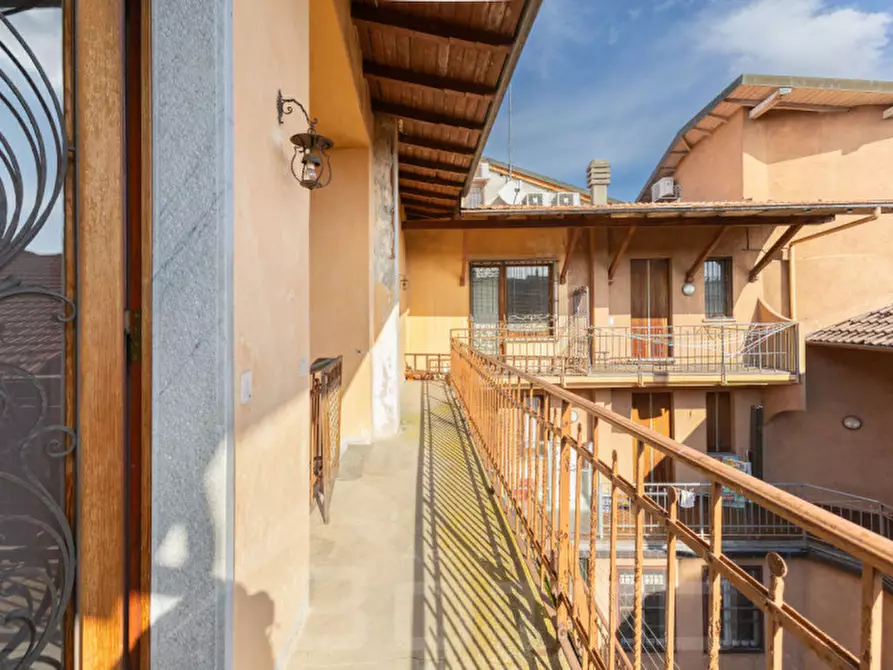 Immagine 2 di Palazzo in vendita  in via Dante 24 a Gozzano