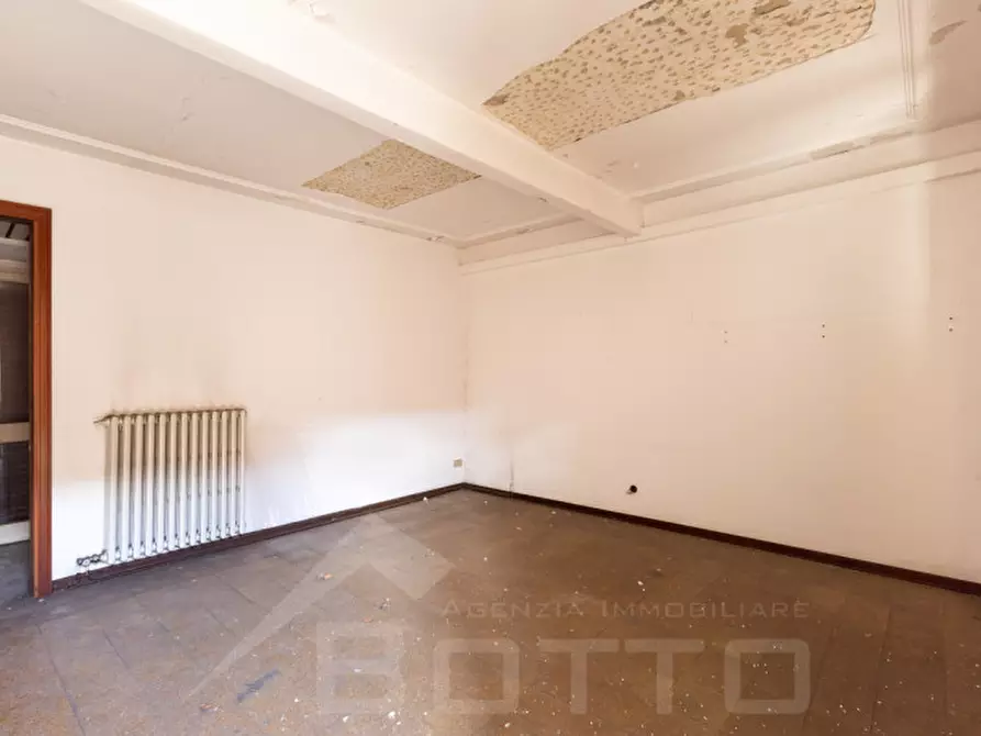 Immagine 15 di Palazzo in vendita  in via Dante 24 a Gozzano
