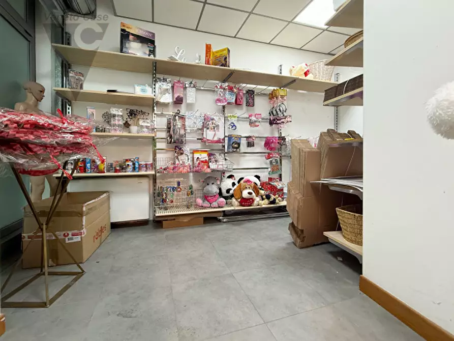 Immagine 6 di Negozio in affitto  a Mestrino