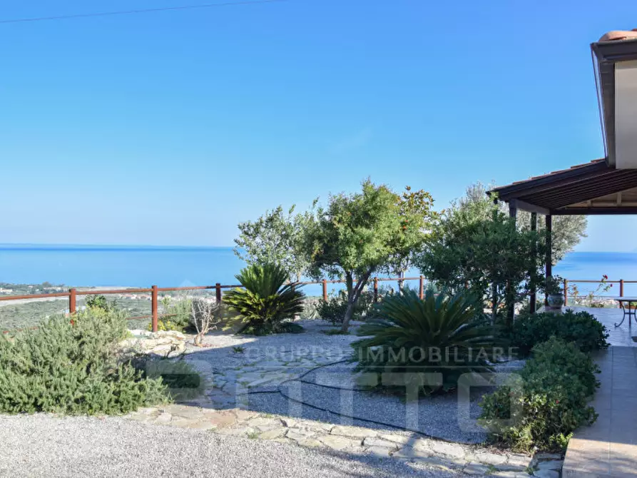 Immagine 1 di Villa in vendita  in contrada serro rizzo a Torrenova