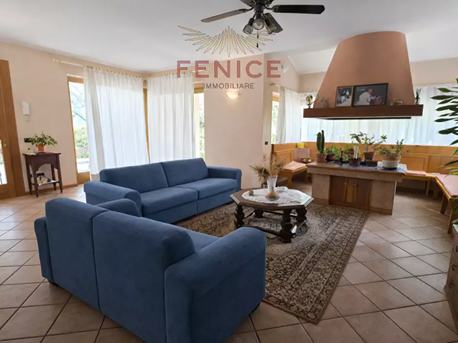 Immagine 13 di Villa in vendita  in via Tezzon 4 a Montebelluna